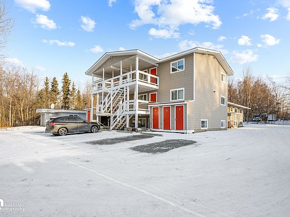 4th image of 2116 Fairbanks St #9