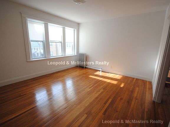 3rd image of 81-2 Winchester St
