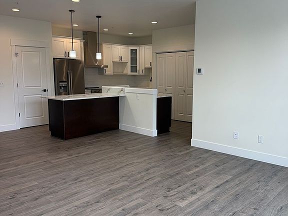 3rd image of 4885 River Rd N #202