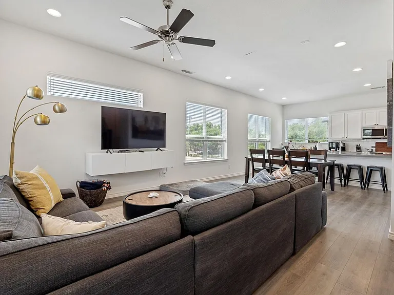 2830 Addison Park Ln — Photo 8
