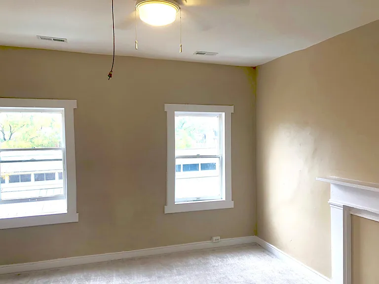709 S Broadway — Photo 11