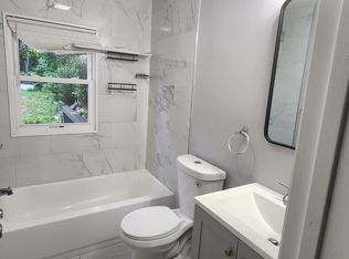 810 Spruce St, Roselle, NJ 07203
