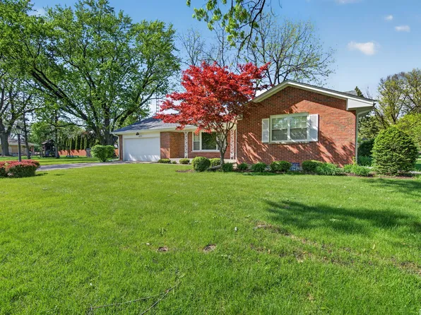 2275 Garden Rd, Aurora, IL 60506