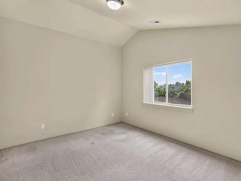 7130 NE Ridge Dr — Photo 8