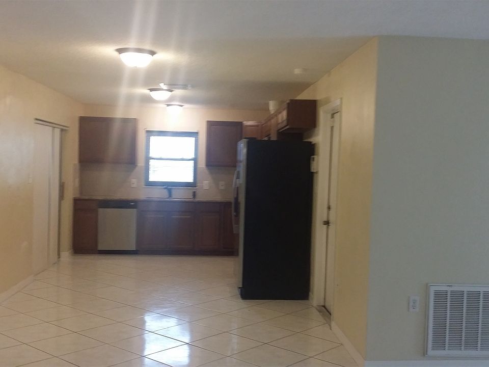 2nd image of 9140 Barrington Ln