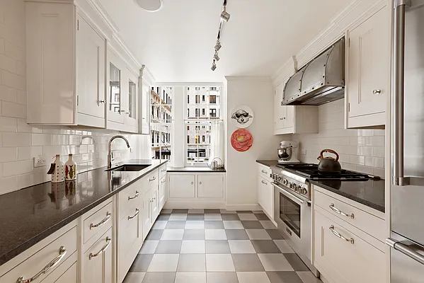 Sold by Compass | media 6
