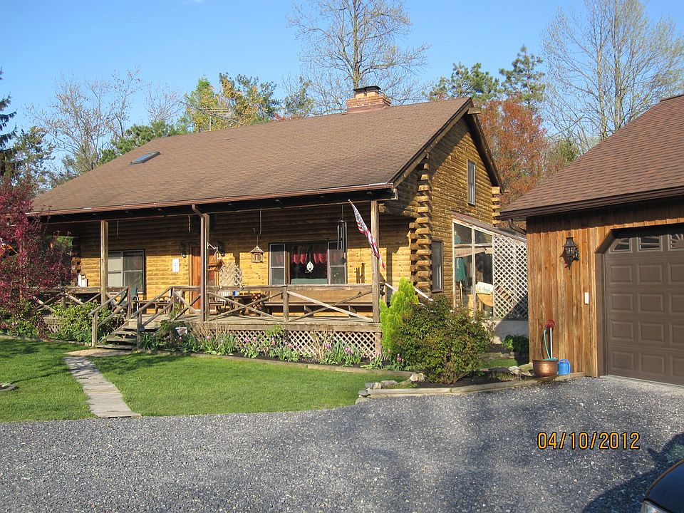 Log home w garage