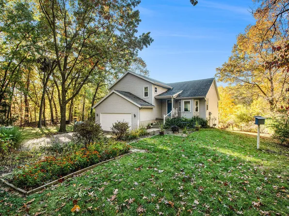 10930 Settlewood Dr SE, Lowell, MI 49331