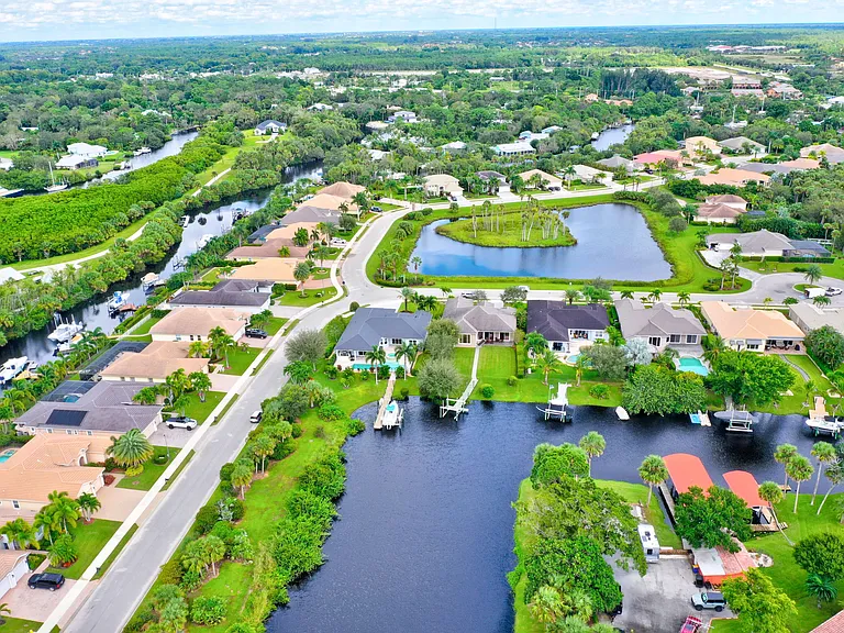 7186 SW Quiet River Ct — Photo 16