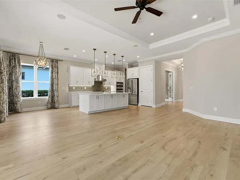 7708 Moonbeam Ave — Photo 11