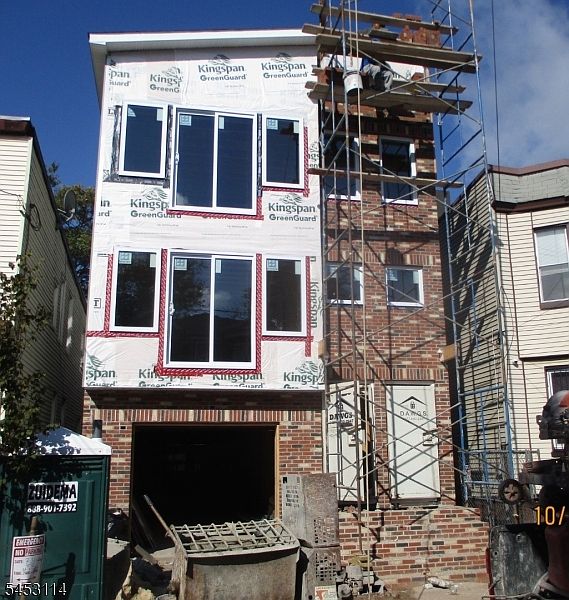 1st image of 585 S 19Th St