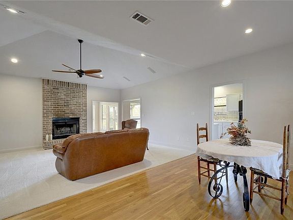 4th image of 503 Blue Sage Dr