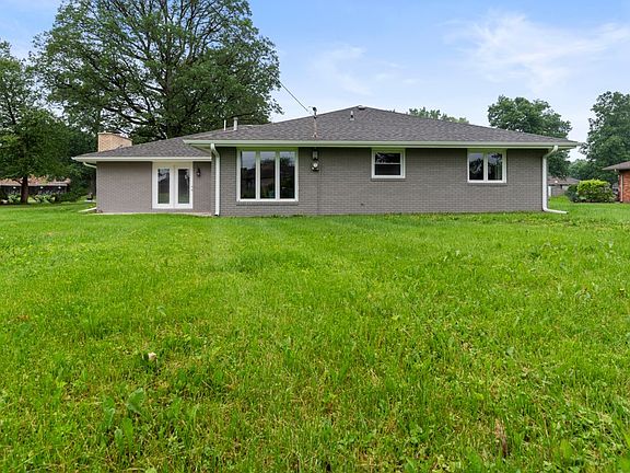 2nd image of 8713 W Red Bud Ln