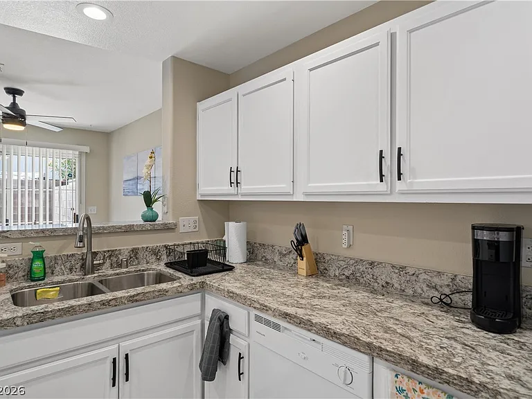 8216 Diamond Star Ct — Photo 15
