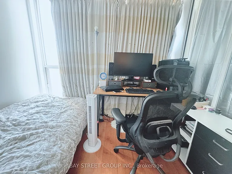 24 Wellesley St W #1512 — Photo 11