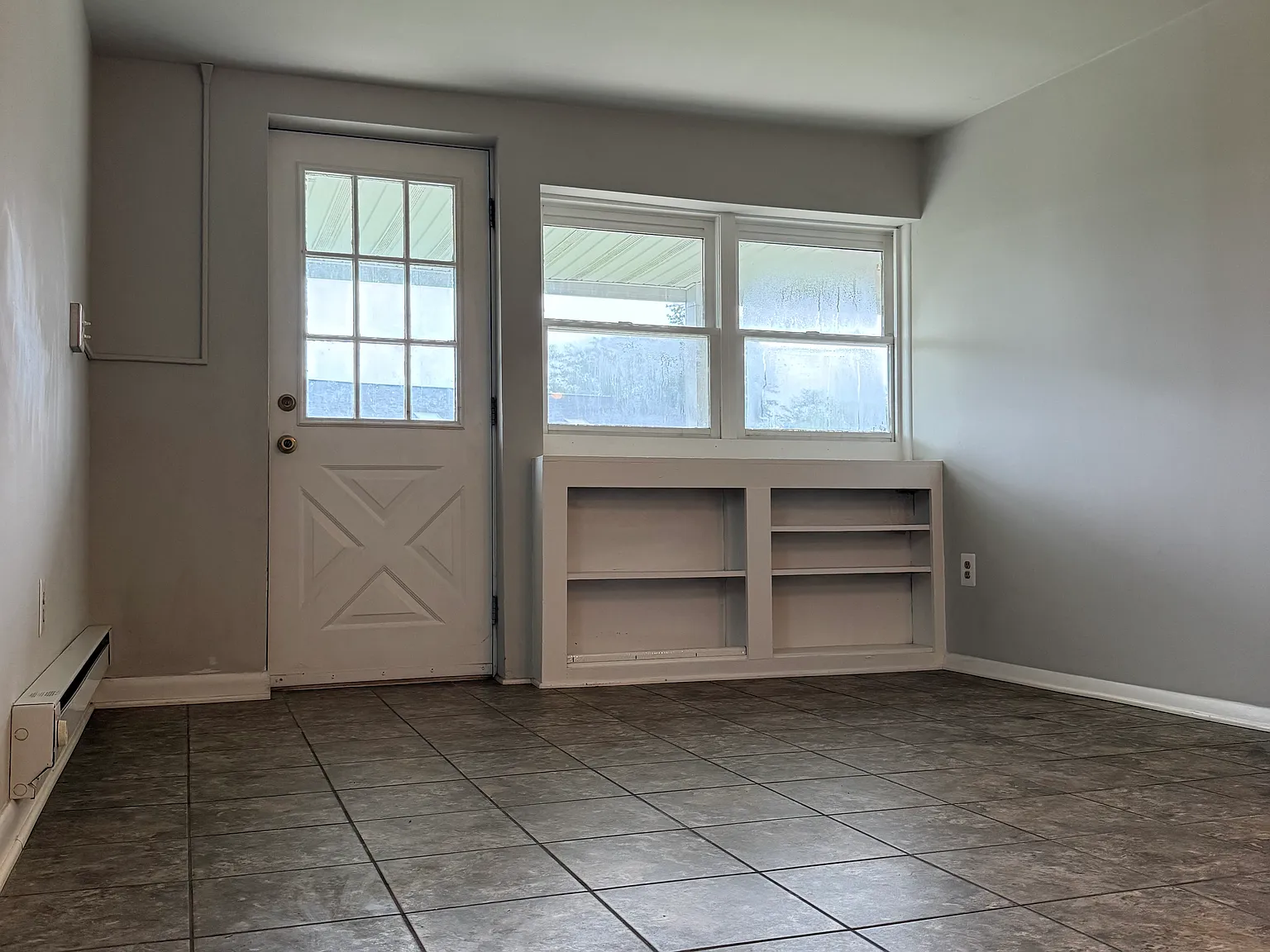 1 bed, 400 sqft, $1,100 — Photo 2