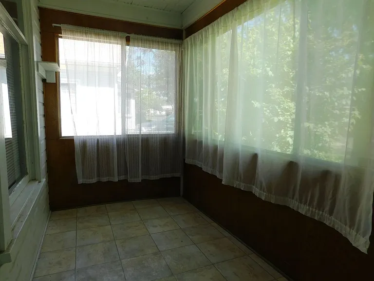 540 Teller Ave — Photo 3