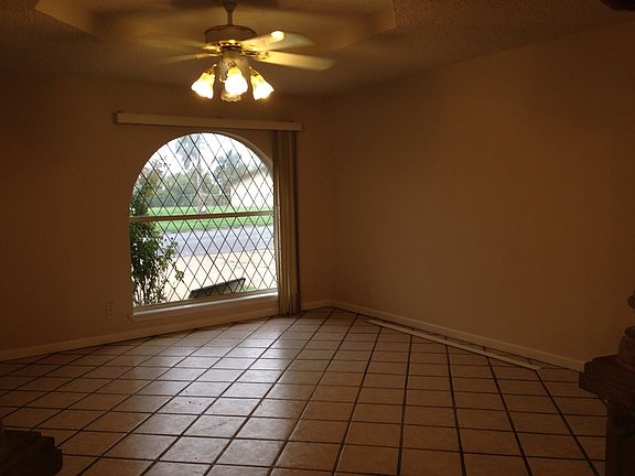 3rd image of 133 Shoreline Dr