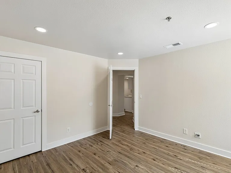 3901 Travis St #100 — Photo 14