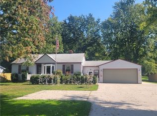 6389 Mackenzie Rd, North Olmsted, OH 44070