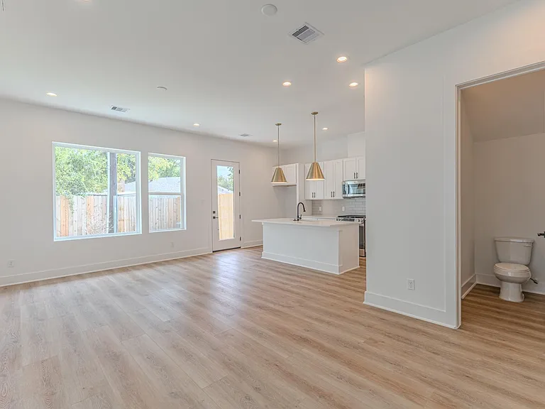 7703 Inwood Grove Ln — Photo 10