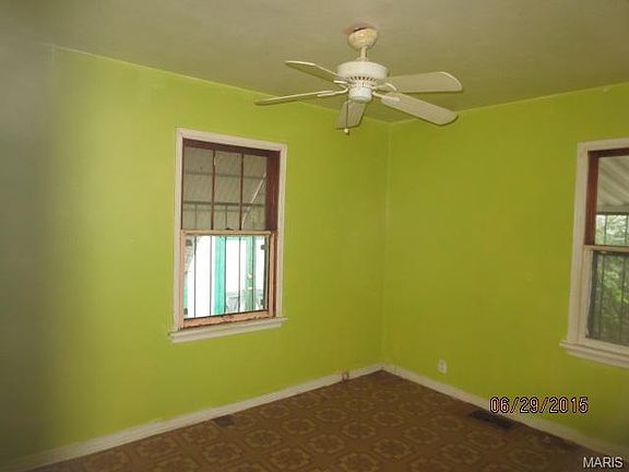 3rd image of 886 Nassau Dr