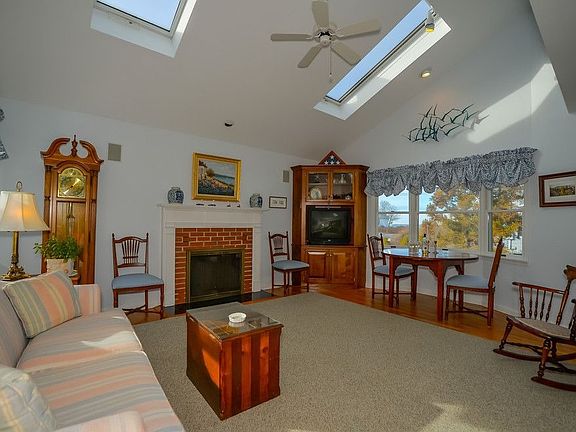 4th image of 8 Hampton Pl
