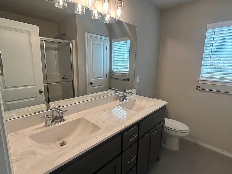 1502 E Utica Pl — Photo 15