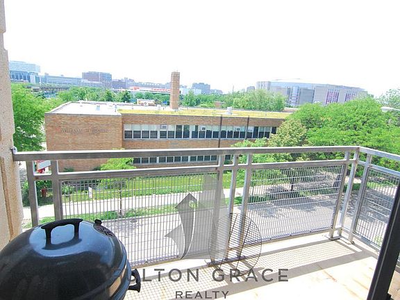 4th image of 100 N Hermitage Ave #426