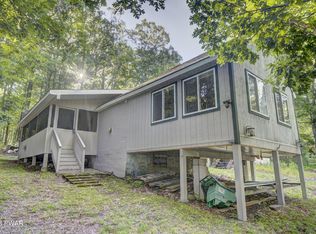 858 Highway 390, Greentown, PA 18426