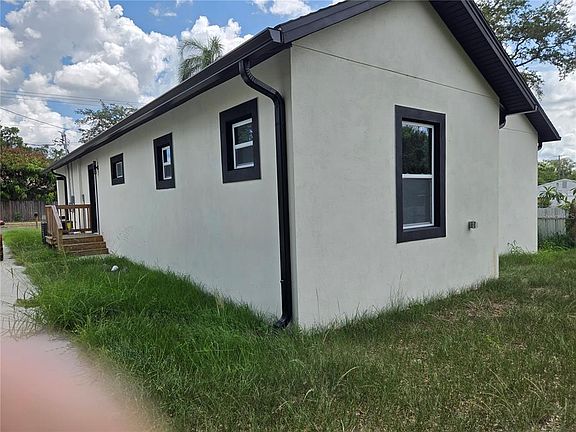 4th image of 701 E Linebaugh Ave