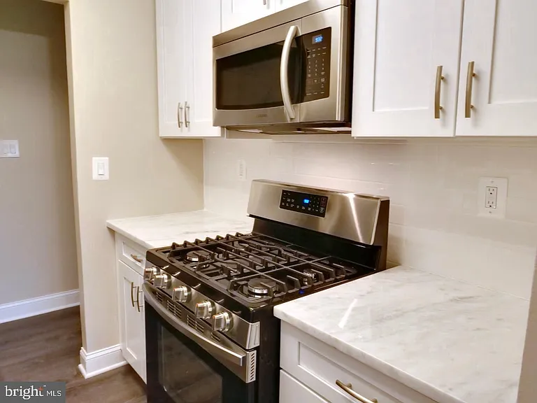 3874 Lyndhurst Dr #302 — Photo 5