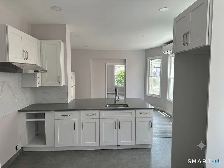 139 Whitney Ave #1 — Photo 8
