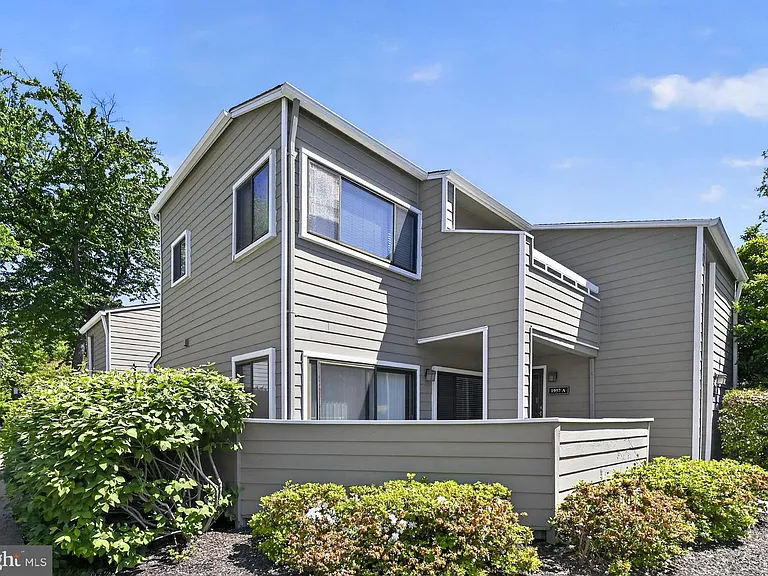 1957 Villaridge Dr — Photo 17