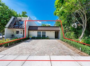 6704 Crooked Palm Ter, Miami Lakes, FL 33014