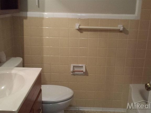 4th image of 29205 Tessmer Ct #1