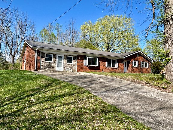 3rd image of 3918 Hickory Hill Dr