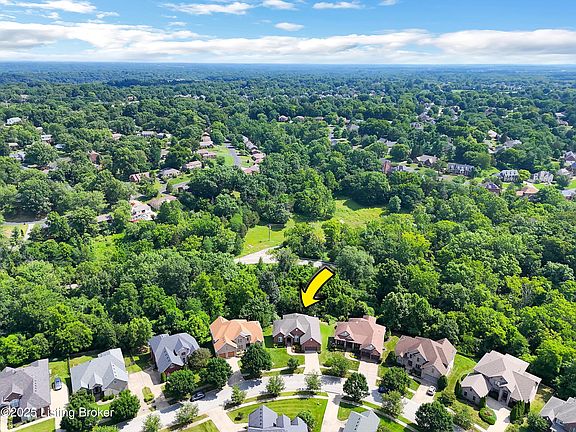 3rd image of 7109 Creekton Dr