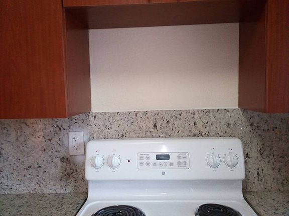 5th image of 1949 NE 172nd St APT 7
