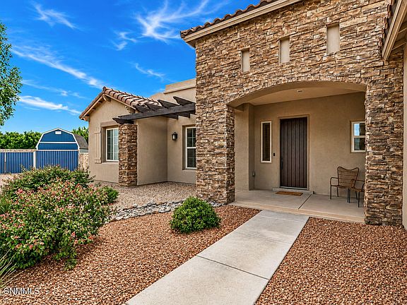 2nd image of 7561 Cubalaya Pl
