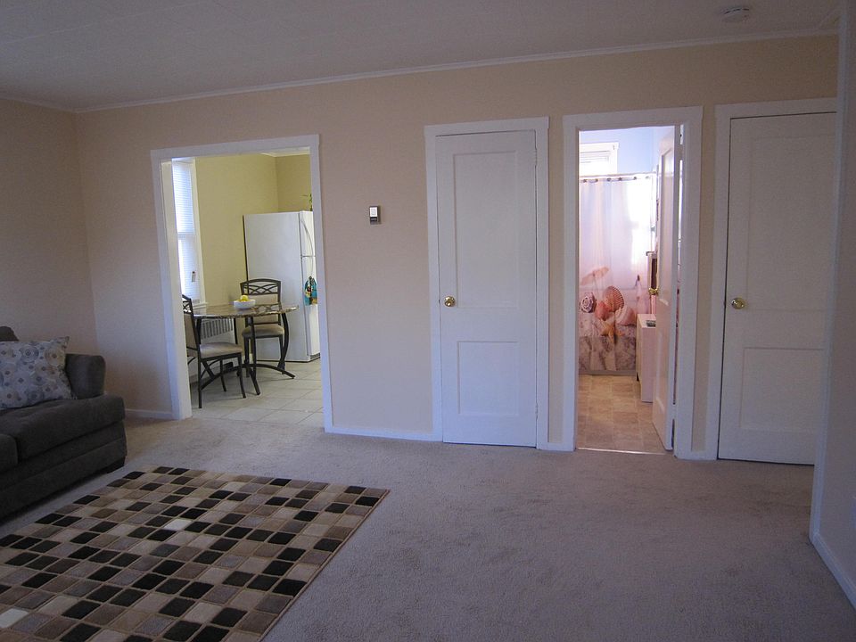 2nd image of 12 Graham Pl
