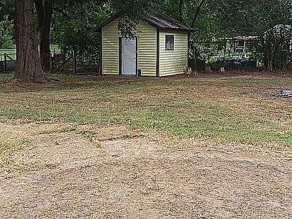 2nd image of 430 Lanier Avenue Ext