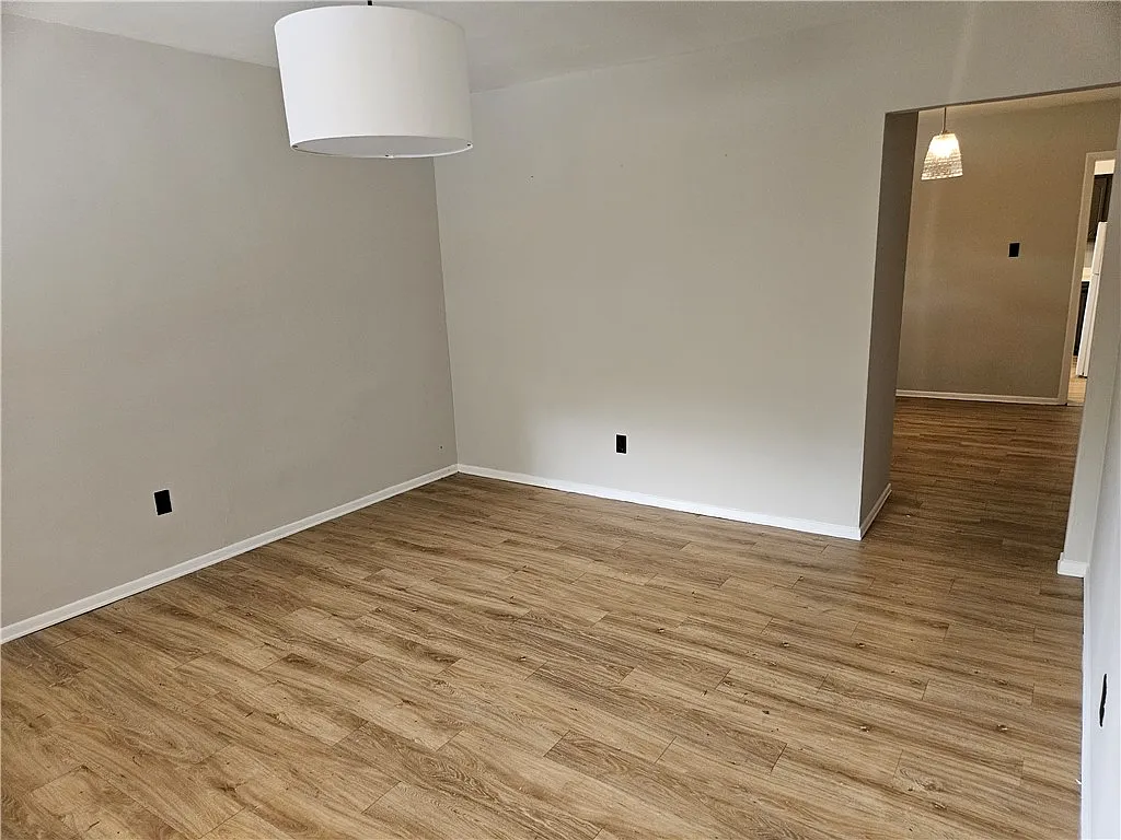 3 bed, 1360 sqft, $1,400 — Photo 4