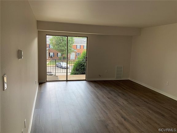 2nd image of 29 Rock Garden Ln