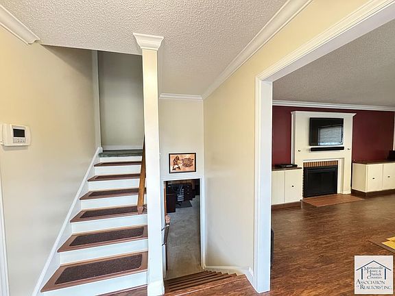 5th image of 815 Hazelwood Ln