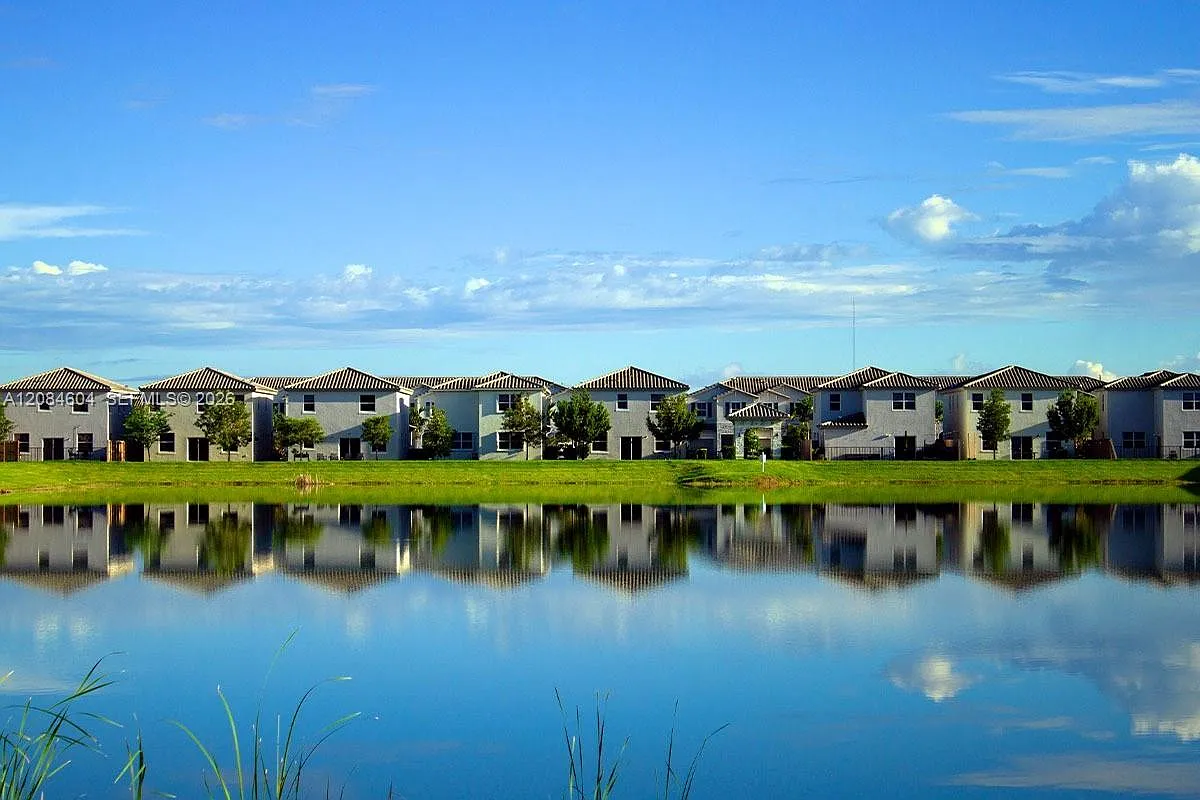 Keys Gate Residential — Photo 1