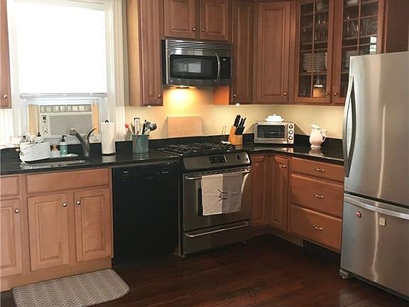 5th image of 92 Brookside Ave #2