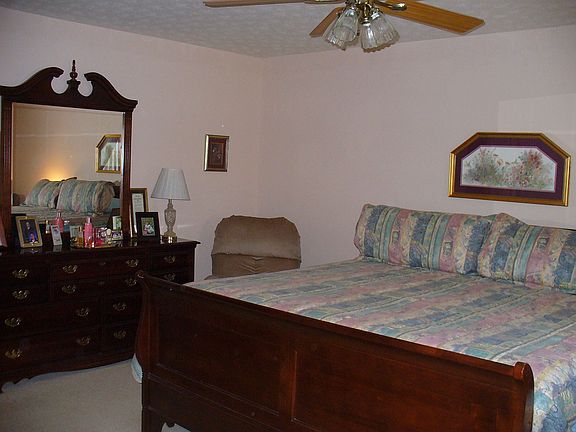 master bedroom 13/18
