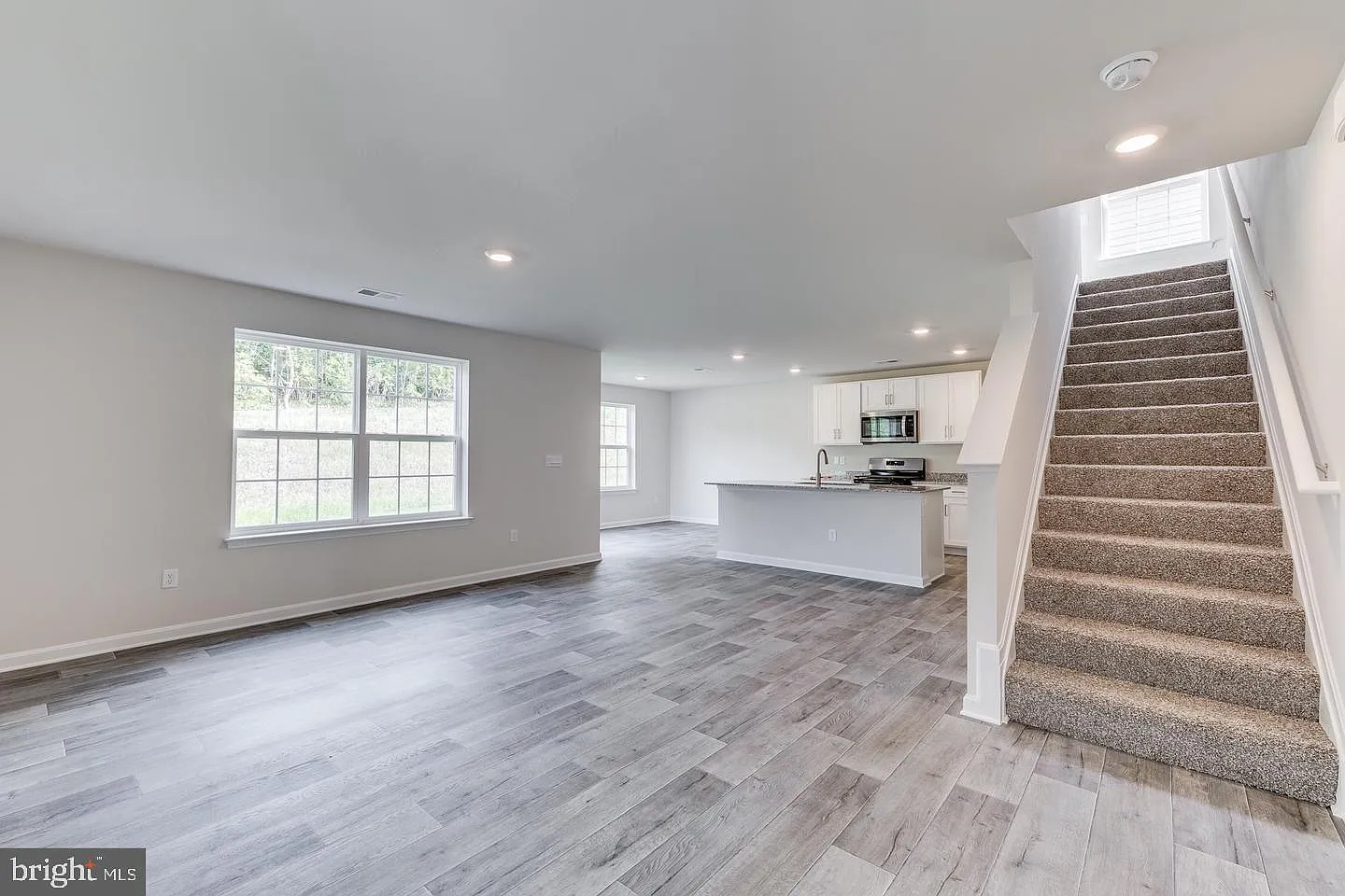 4 bed, 2.5 bath, 2000 sqft, $2,600 — Photo 3