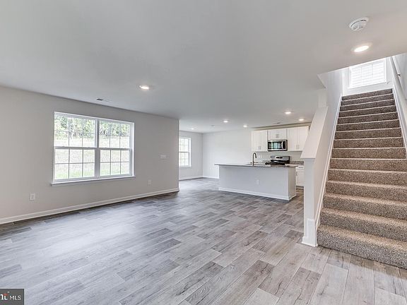 3rd image of 5205 Crooked Ln